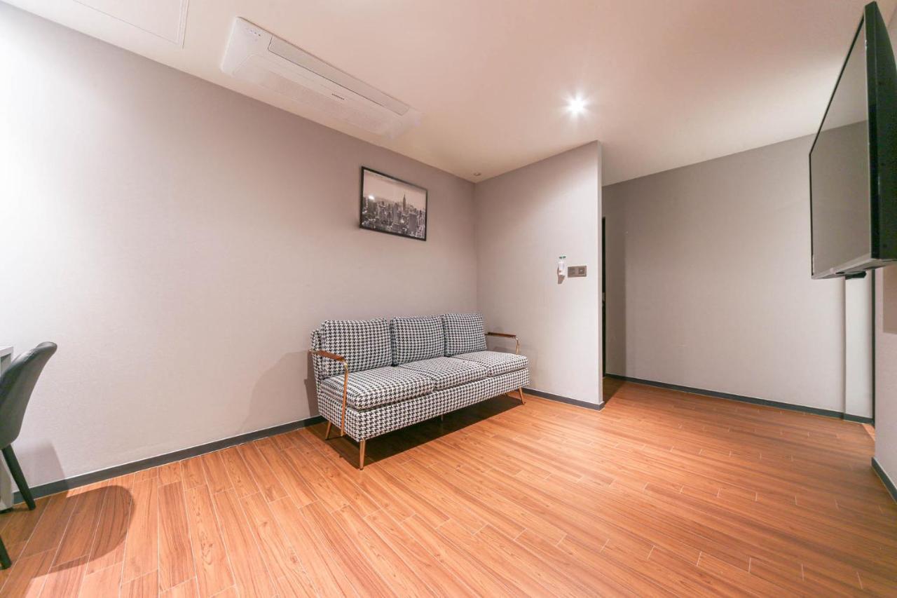 Pohang Brown Dot Hotel Esterno foto