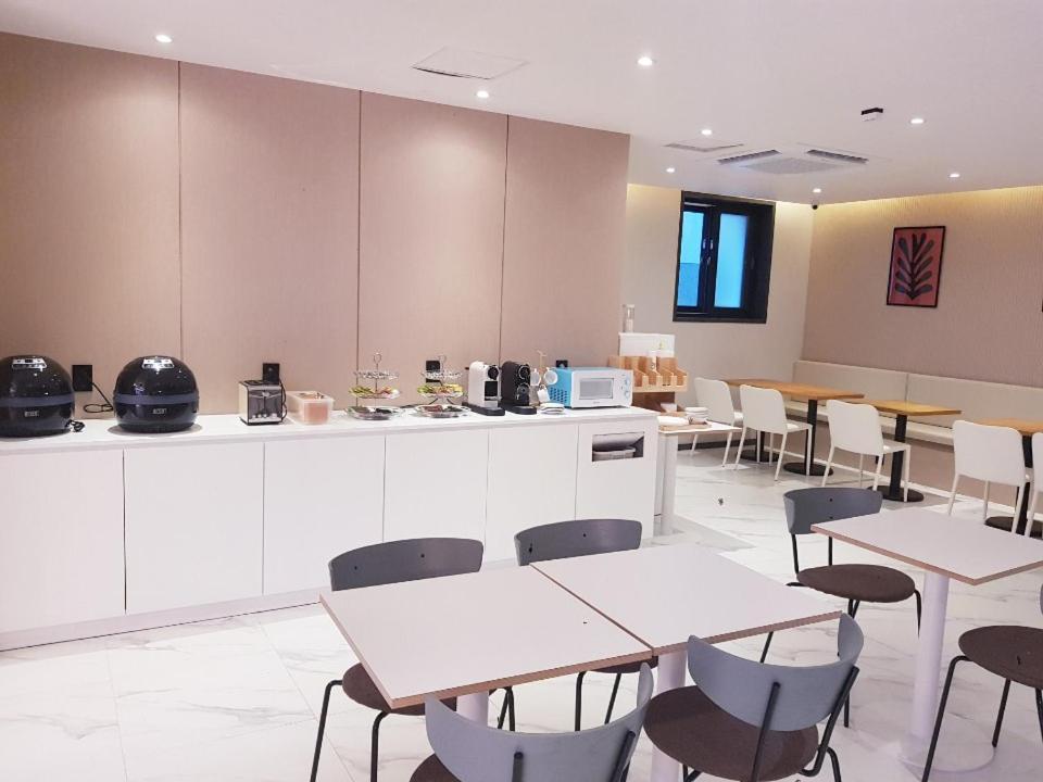 Pohang Brown Dot Hotel Esterno foto